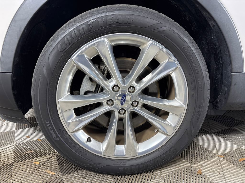 Certified 2019 Ford Explorer XLT w/ Equipment Group 202A AWD/4WD image 12