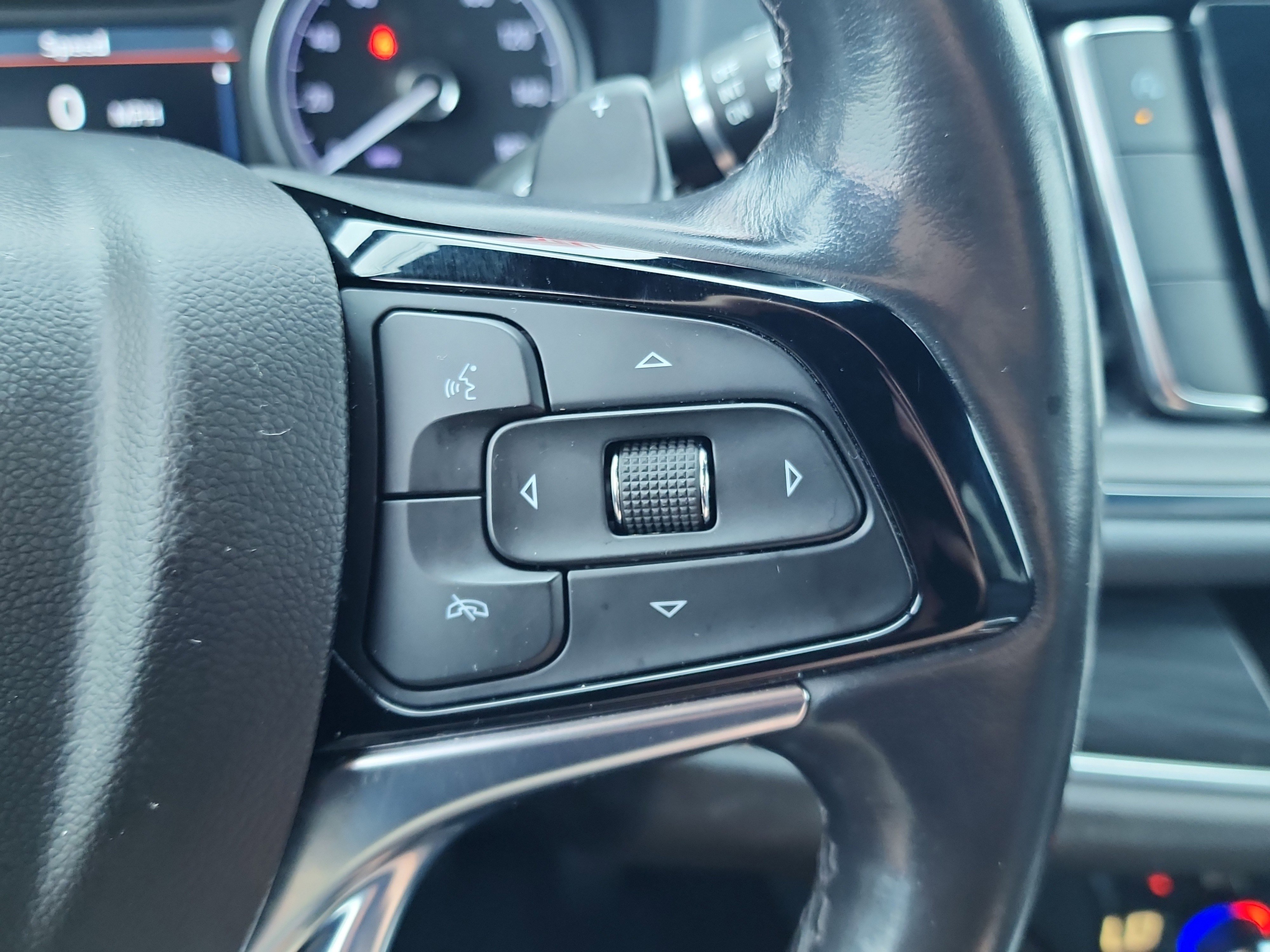 Used 2023 Buick Enclave Essence image 22