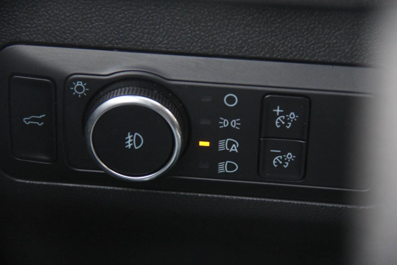 Certified 2025 Ford Escape ST-Line Select image 28