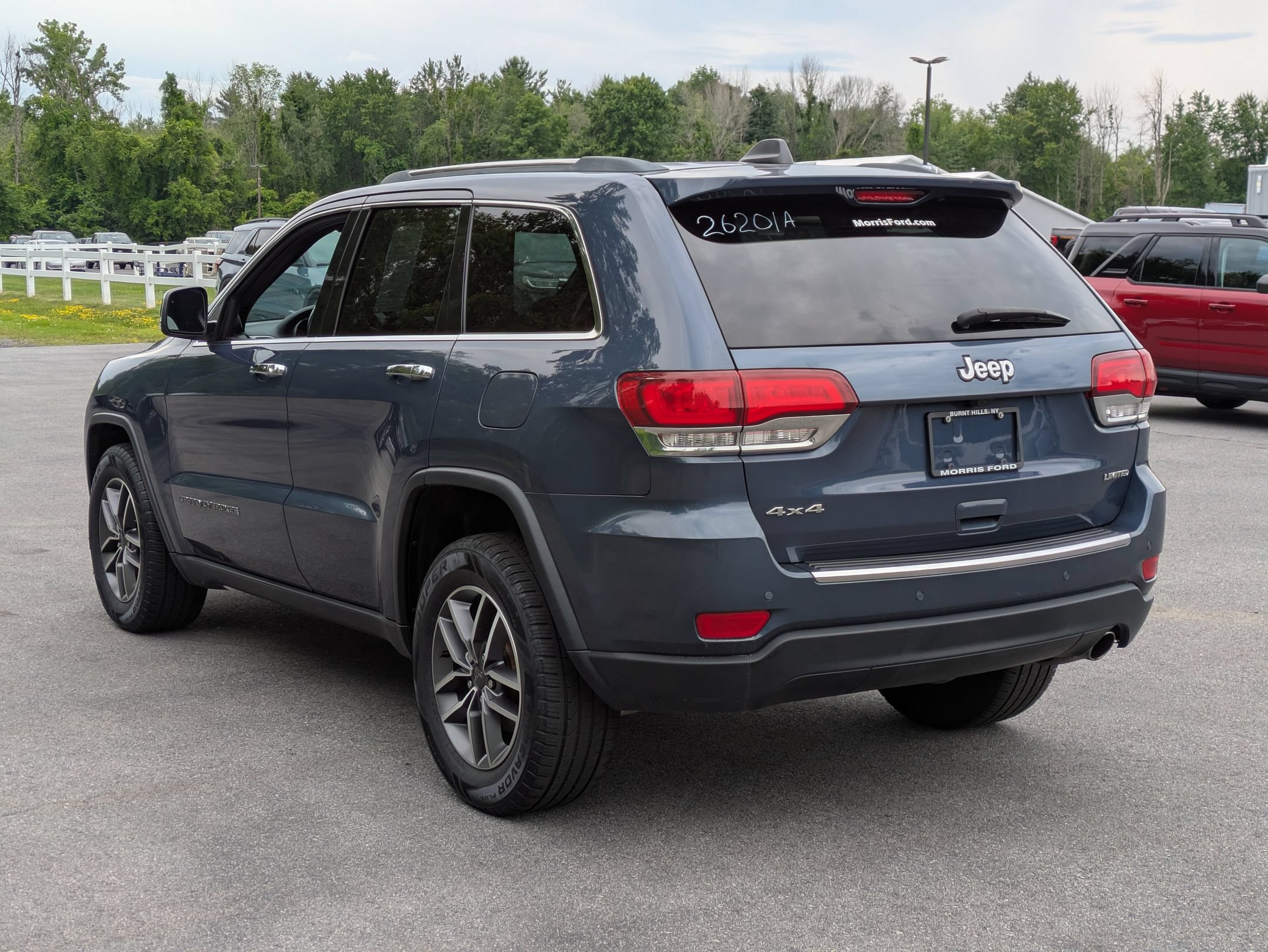 Used 2020 Jeep Grand Cherokee Limited w/ Premium Lighting Group AWD/4WD image 4