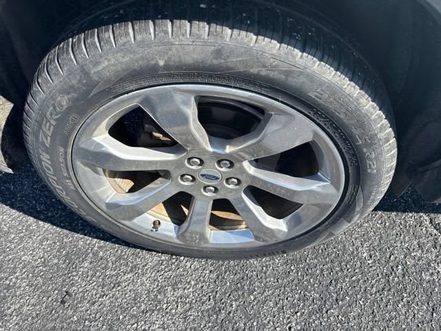 Certified 2020 Ford Explorer Platinum w/ Premium Technology Package AWD/4WD image 5