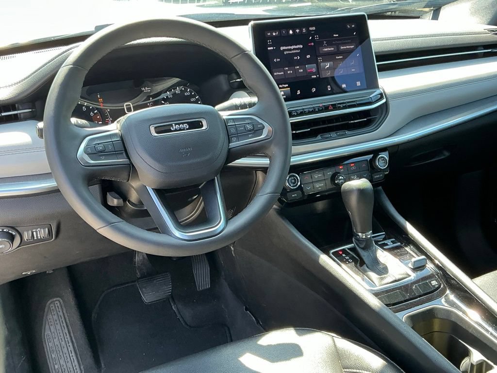Used 2025 Jeep Compass Limited AWD/4WD image 32