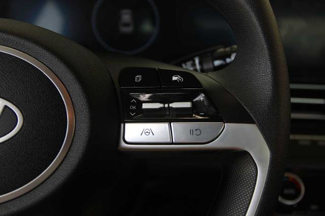 Used 2024 Hyundai Elantra Blue FWD image 17