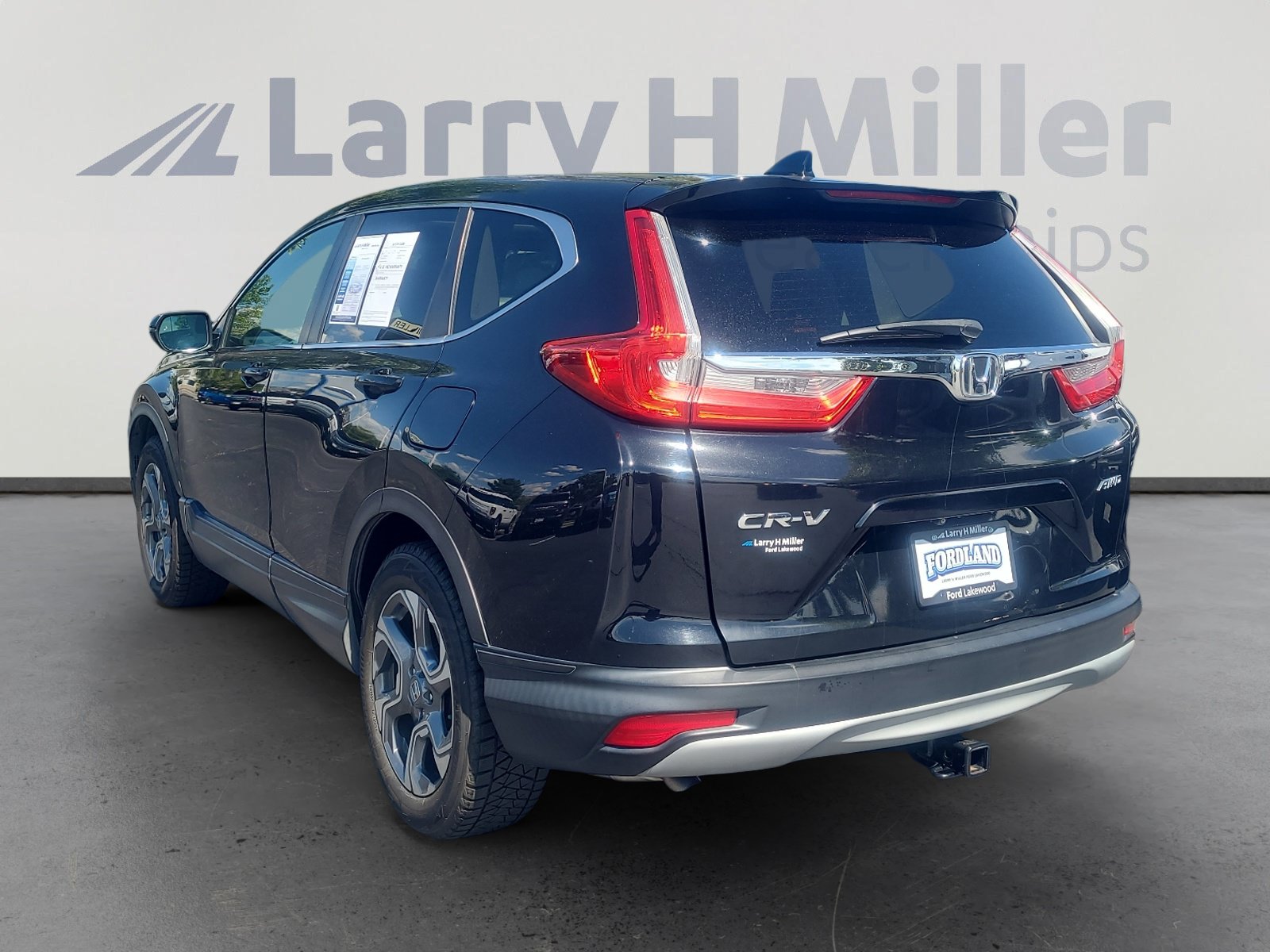Used 2018 Honda CR-V EX image 3