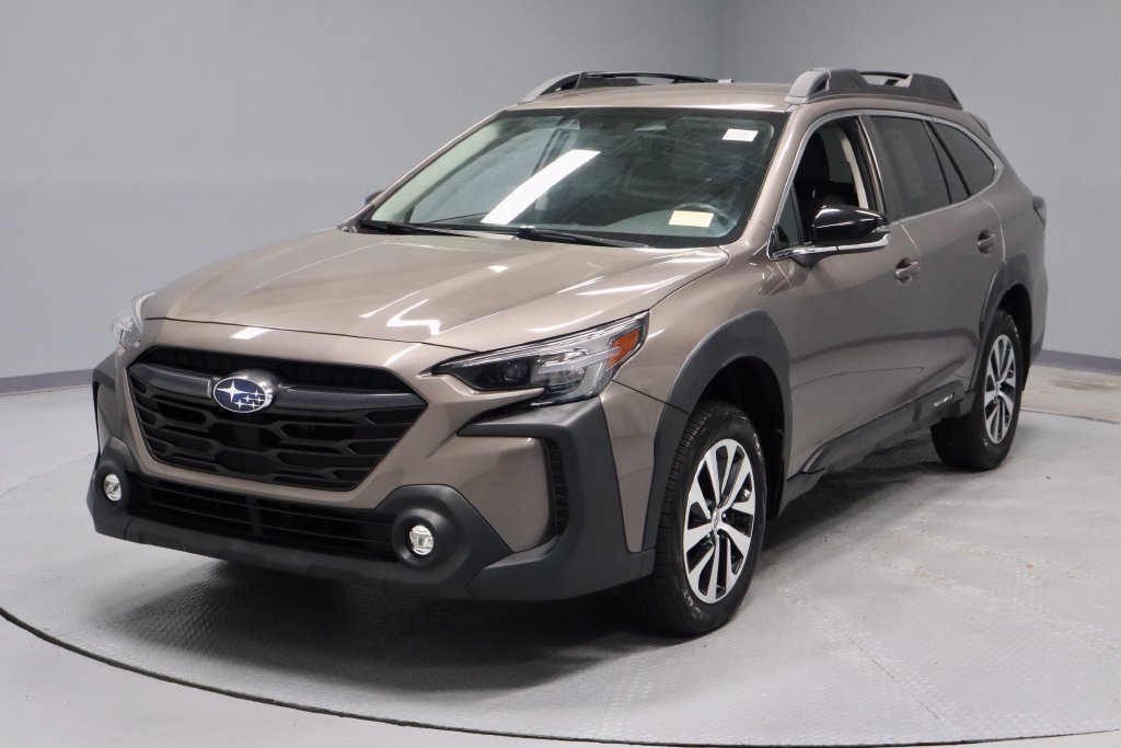 Used 2023 Subaru Outback Premium AWD/4WD image 8
