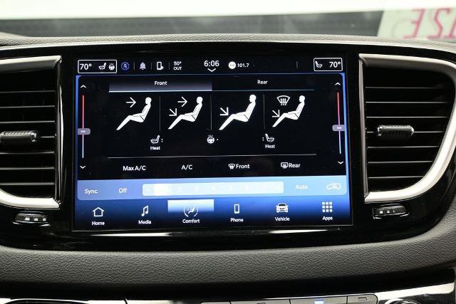Used 2023 Chrysler Pacifica Touring-L FWD image 36