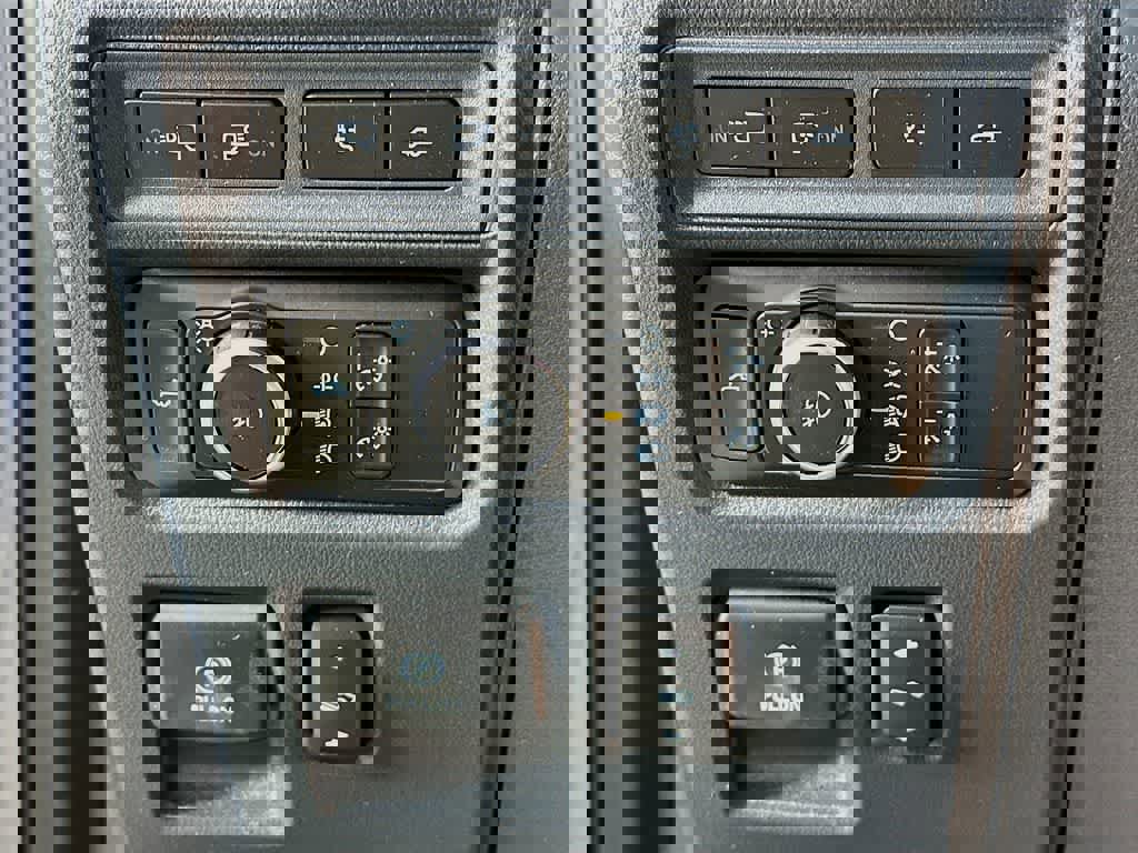 Certified 2022 Ford F150 Platinum w/ Trailer Tow Package image 27