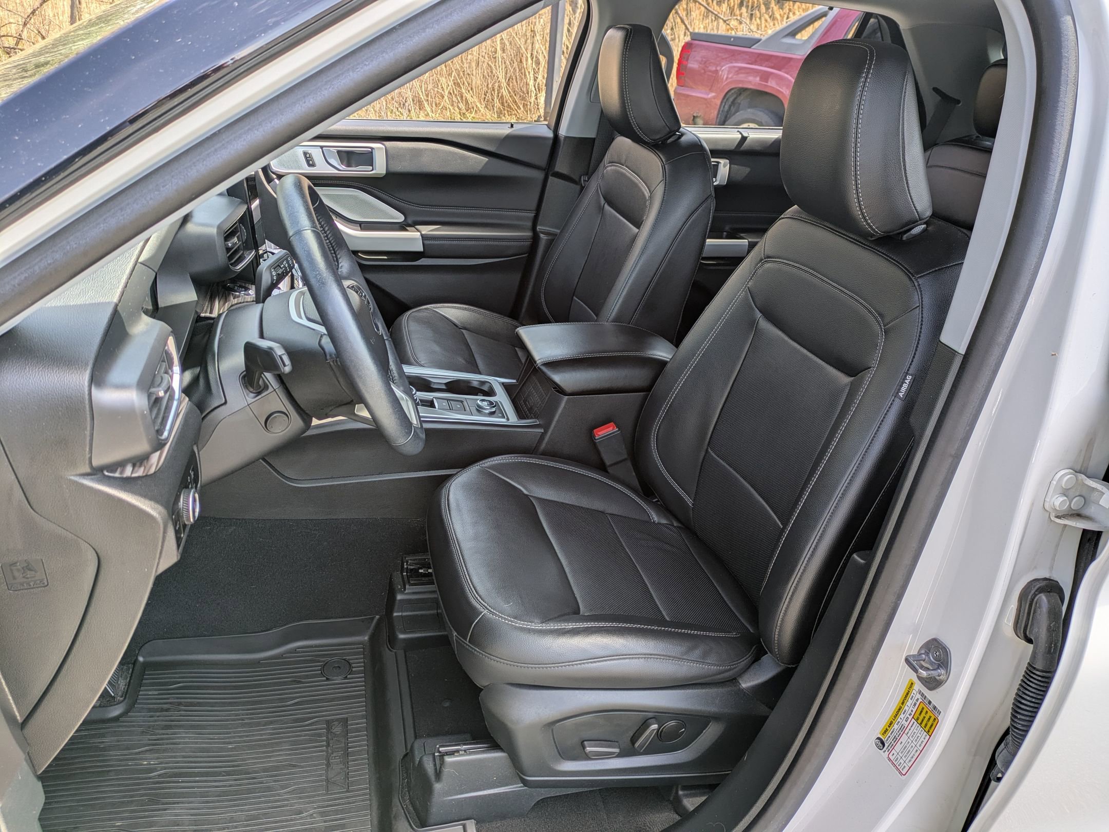 Certified 2023 Ford Explorer Limited w/ Limited Technology Package AWD/4WD image 7