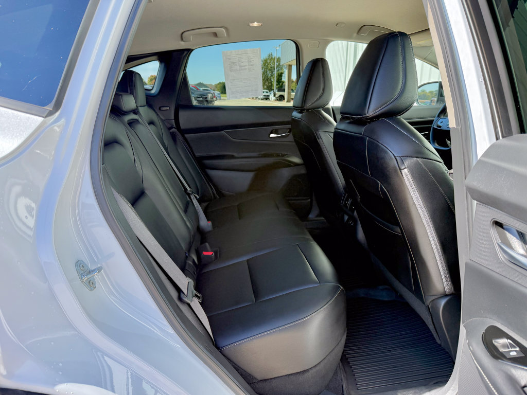 Used 2025 Nissan Murano SV AWD/4WD image 21