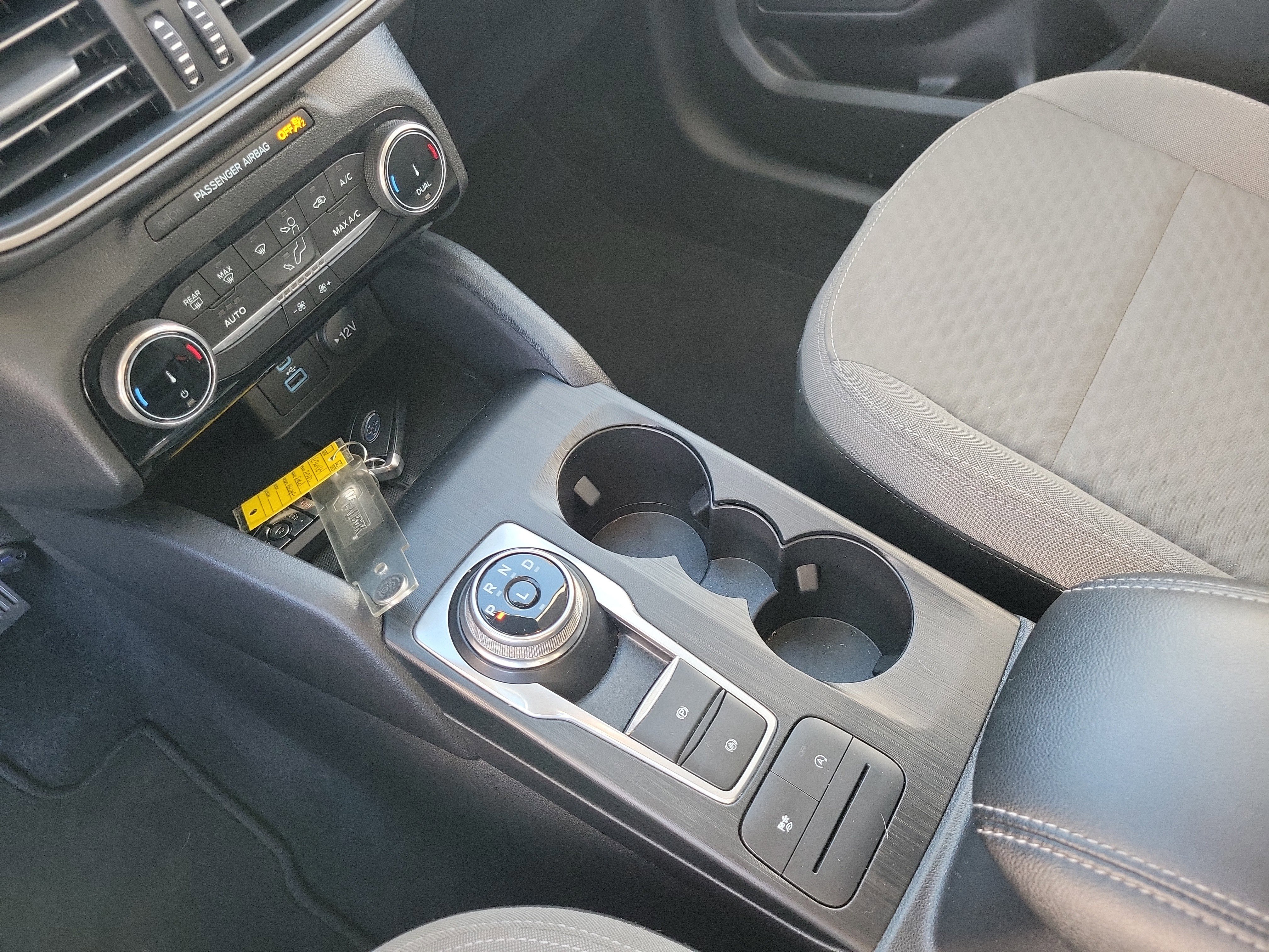 Certified 2022 Ford Escape SE w/ SE Sport Appearance Package image 9