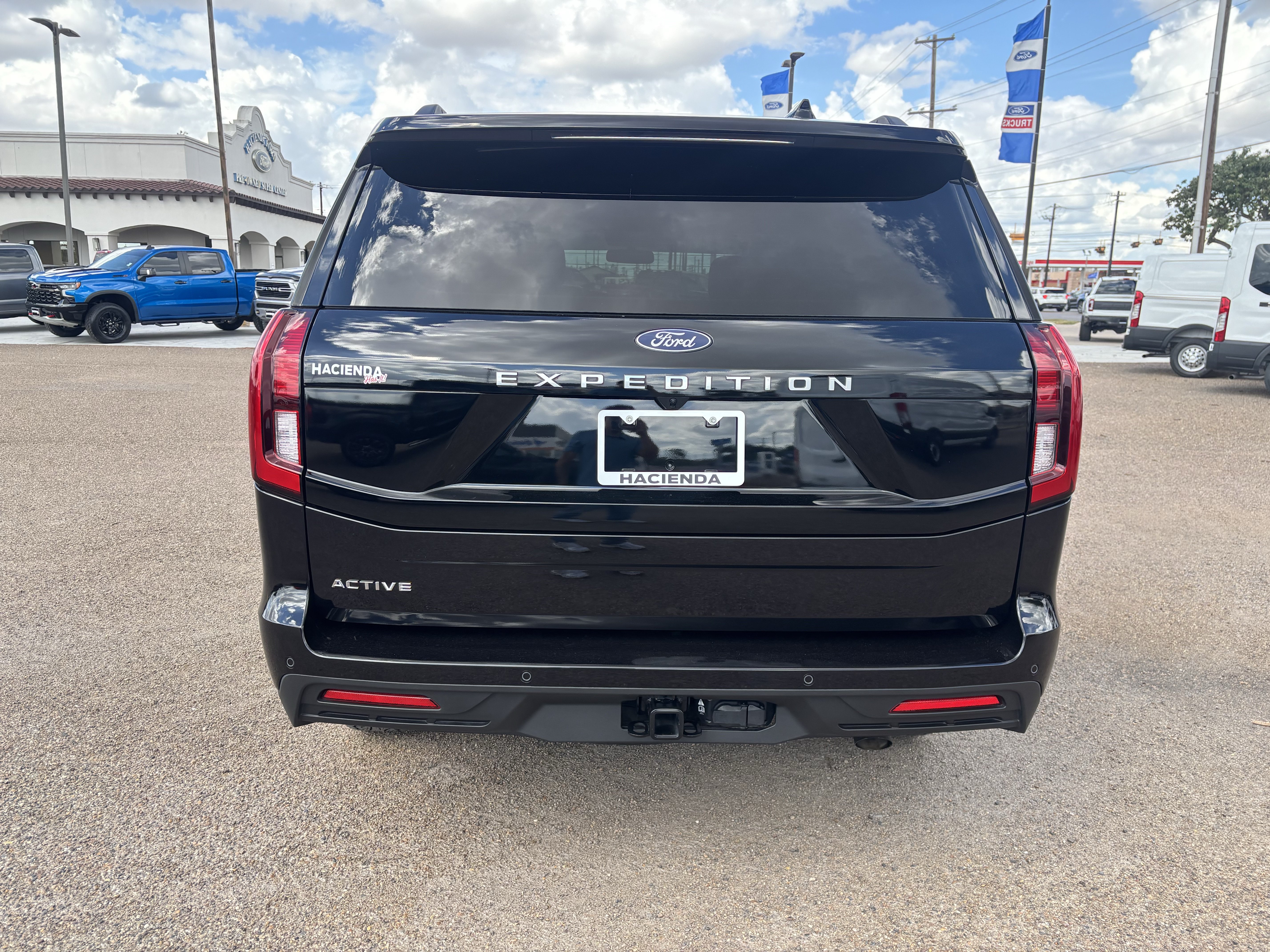 Certified 2026 Ford Expedition Active RWD image 3