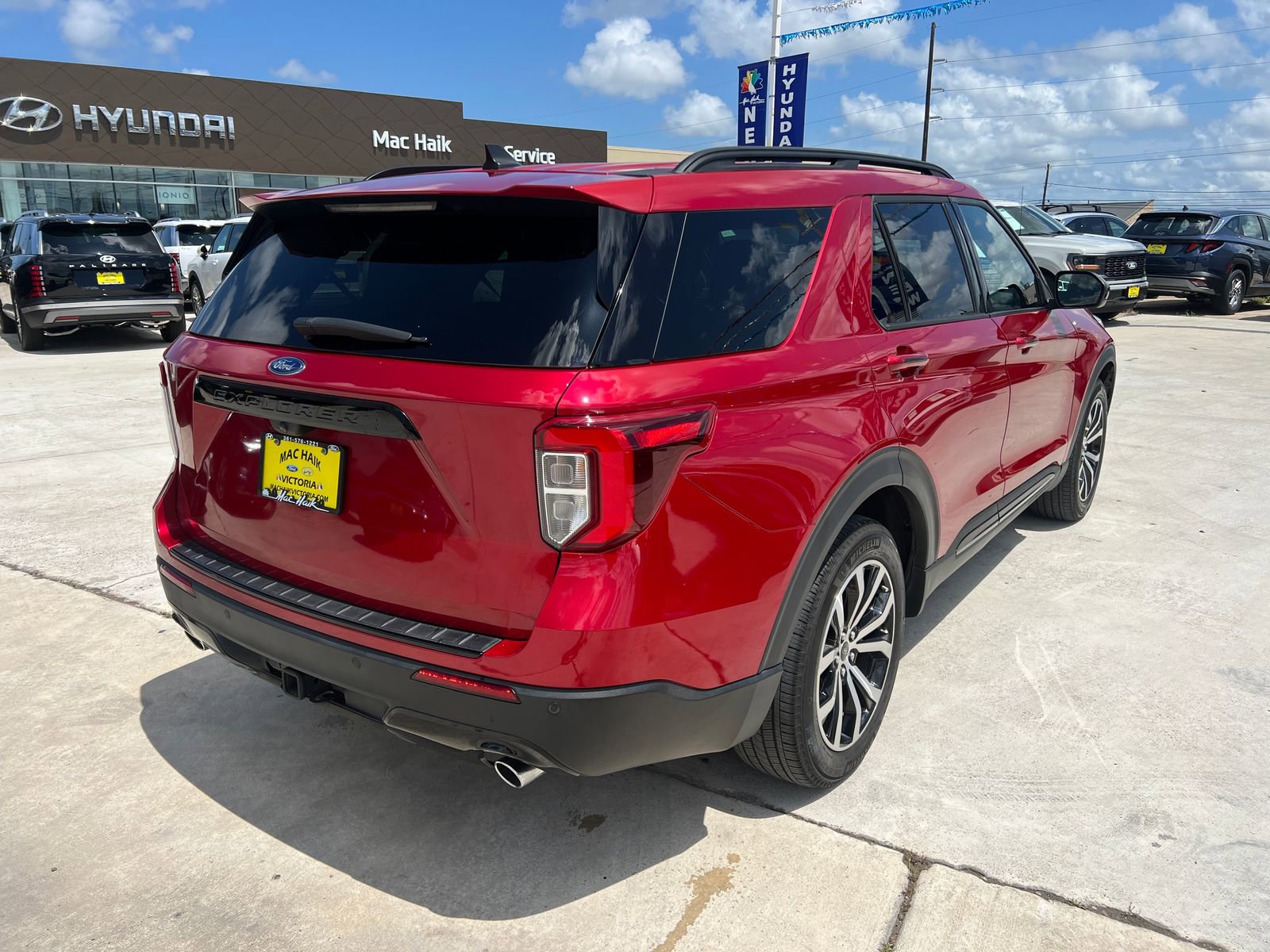 Certified 2023 Ford Explorer ST-Line w/ Class IV Trailer Tow Package RWD image 3