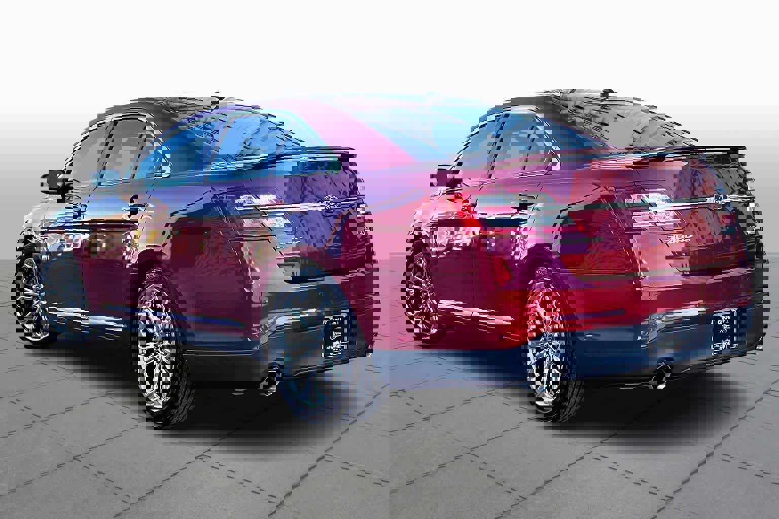 Certified 2017 Ford Taurus SHO image 4