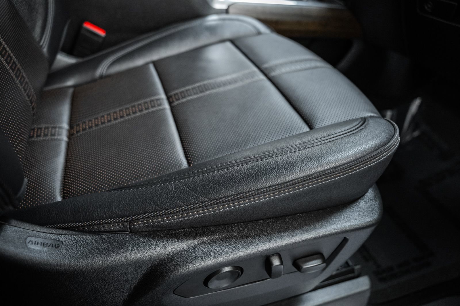 Used 2023 Chevrolet Silverado 1500 High Country w/ High Country Premium Package image 44