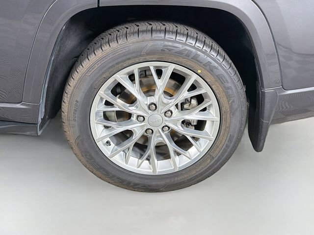 Used 2021 Jeep Grand Cherokee L Summit w/ Advanced Protech Group IV AWD/4WD image 38