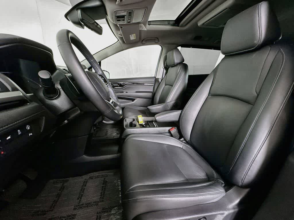 Used 2024 Honda Odyssey Touring image 12