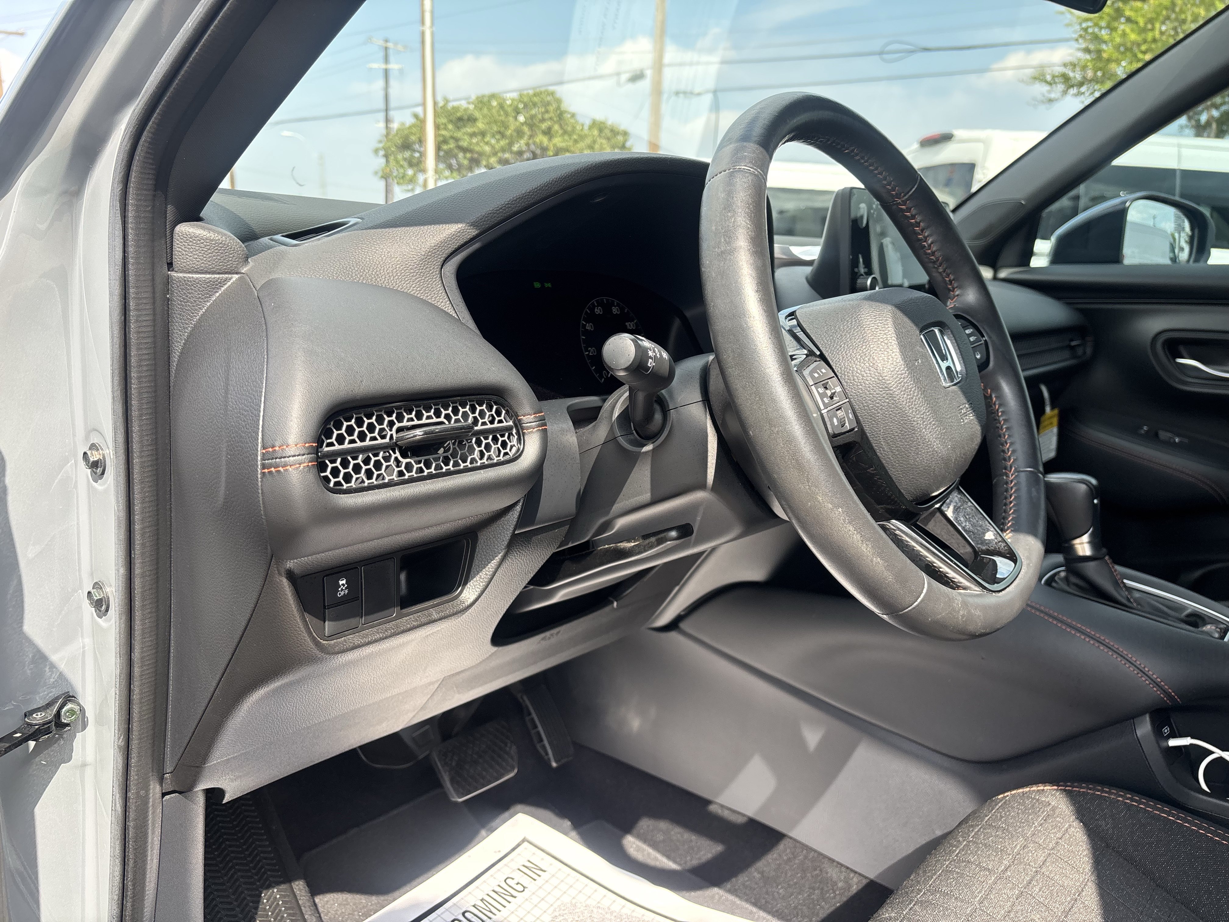 Used 2024 Honda HR-V Sport image 12