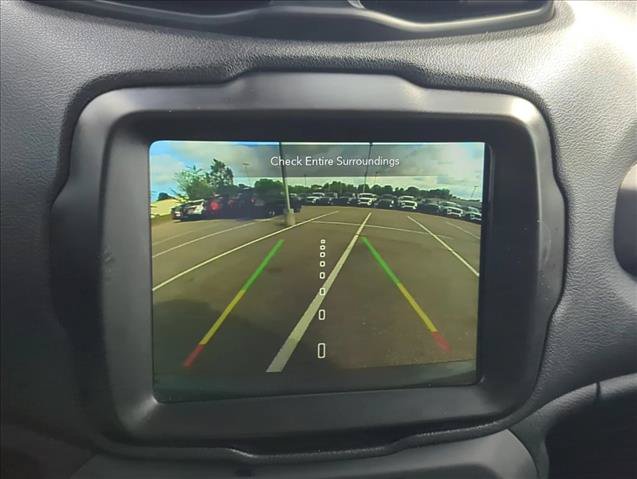 Used 2023 Jeep Renegade Latitude AWD/4WD image 15