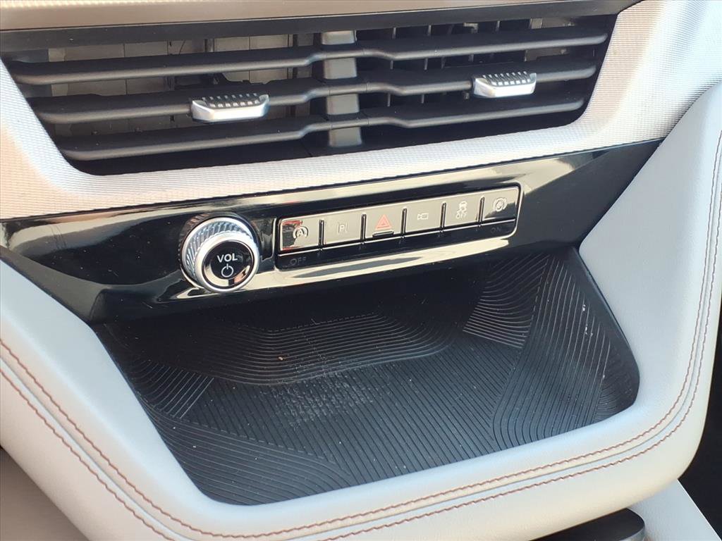 Certified 2025 Ford Explorer Active w/ Active Comfort Package AWD/4WD image 18