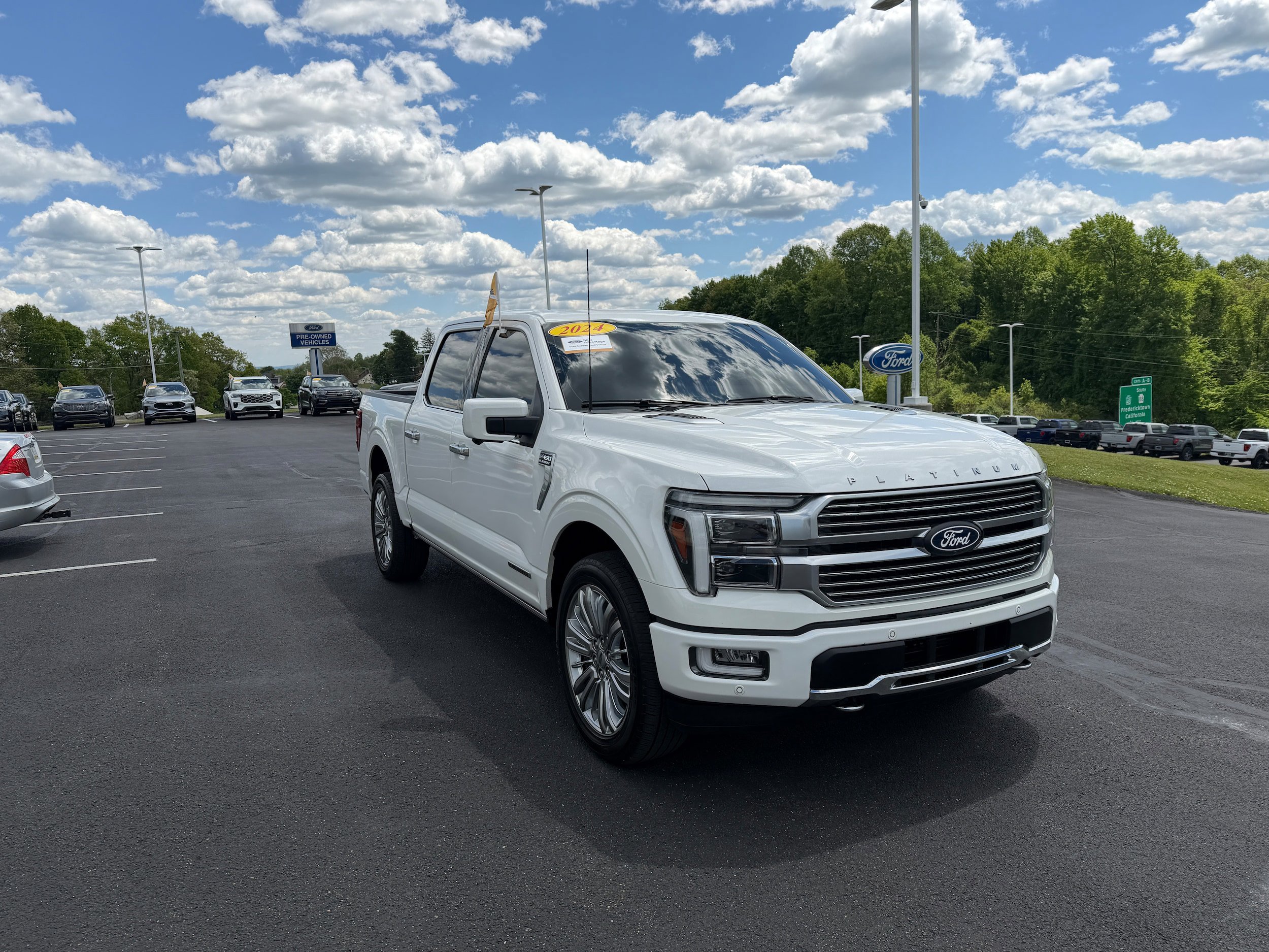 Certified 2024 Ford F150 Platinum w/ Equipment Group 703A Plus AWD/4WD image 4