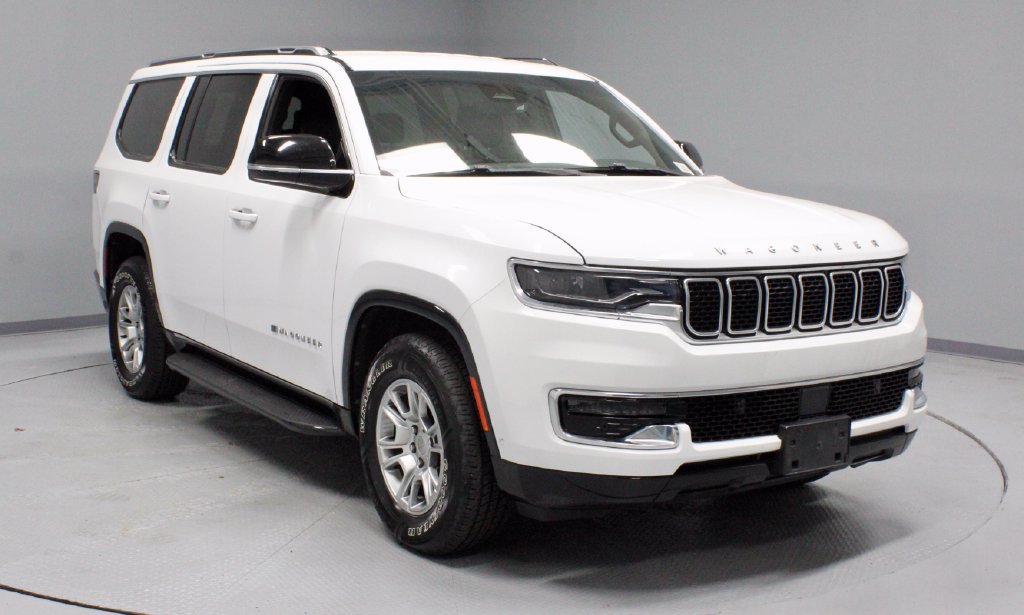 Used 2023 Jeep Wagoneer 2WD image 1