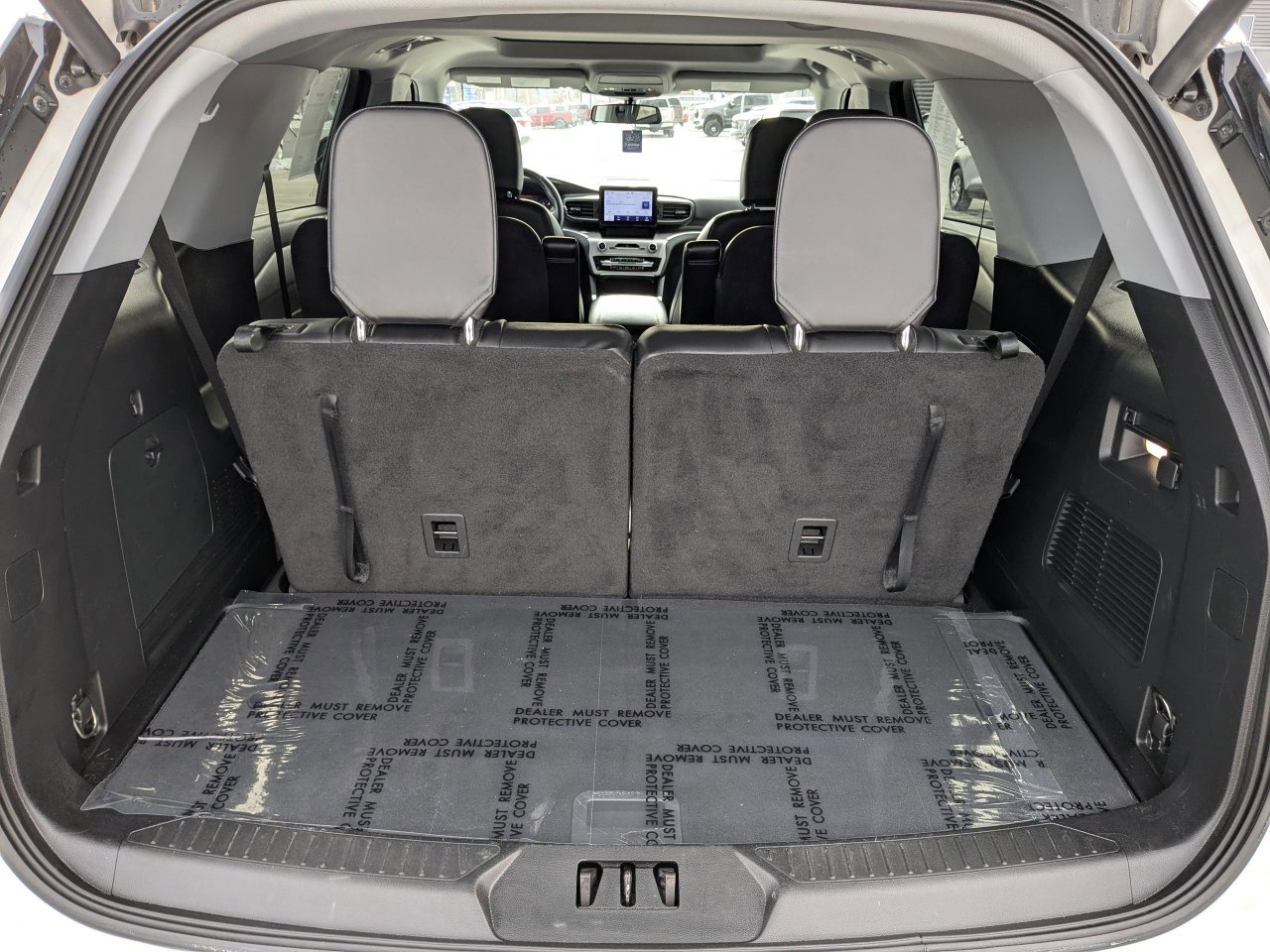 Certified 2022 Ford Explorer XLT w/ Equipment Group 202A image 15