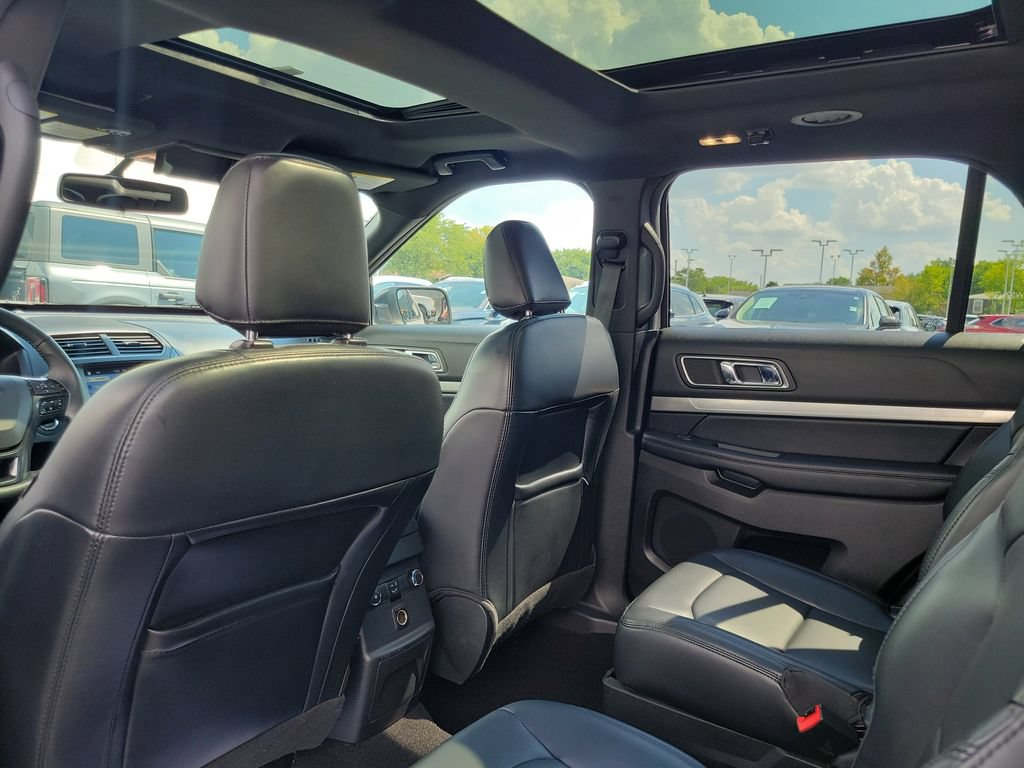 Certified 2019 Ford Explorer XLT w/ Equipment Group 202A AWD/4WD image 16