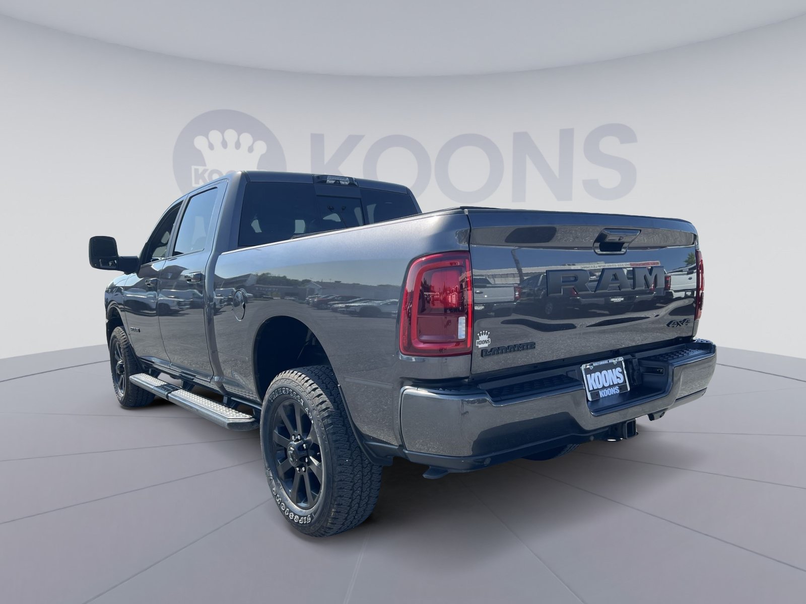 Used 2025 RAM 2500 Laramie AWD/4WD image 4