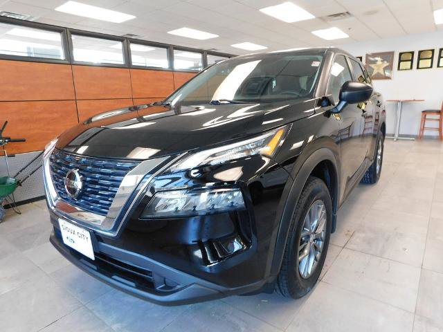 Used 2021 Nissan Rogue S image 2