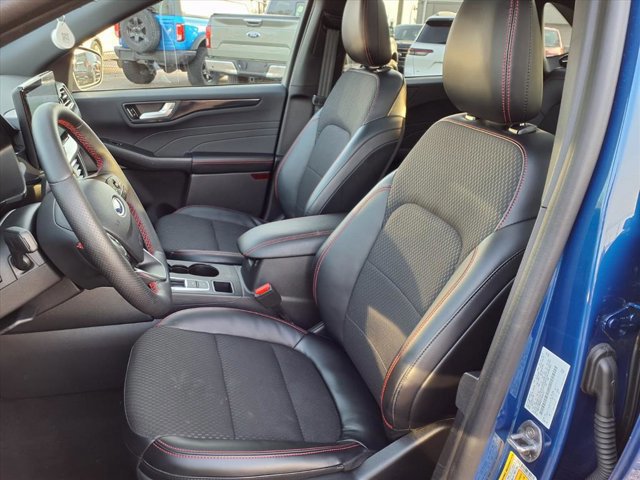 Certified 2023 Ford Escape ST-Line w/ Tech Pack #1 image 6