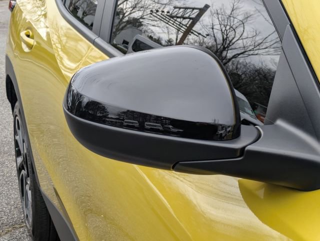 Used 2024 Chevrolet Trax RS w/ Sunroof Package image 13