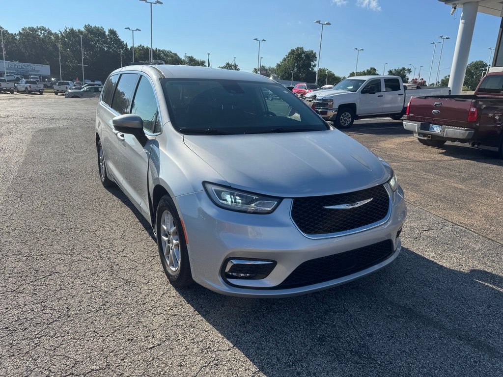 Used 2023 Chrysler Pacifica Touring-L