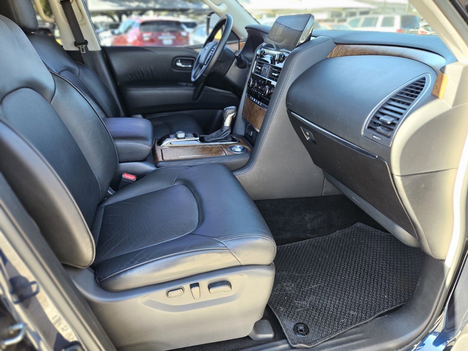 Used 2022 Nissan Armada SL w/ Captain's Chairs Package image 12