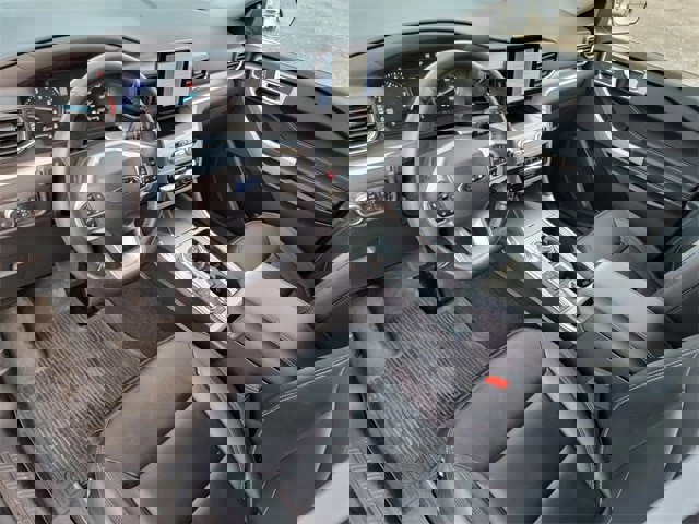 Certified 2022 Ford Explorer XLT w/ Equipment Group 202A image 19