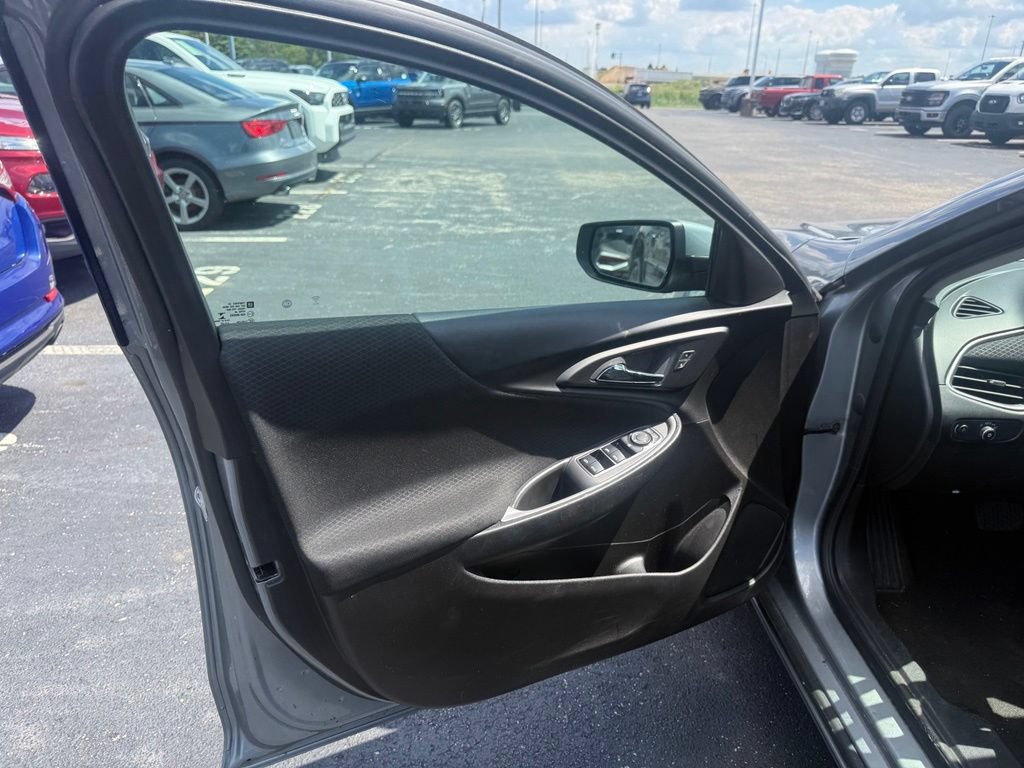 Used 2024 Chevrolet Malibu LT FWD image 16