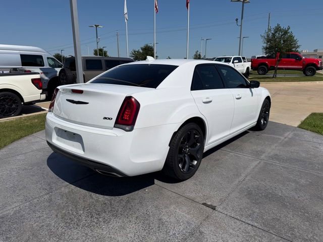 Used 2023 Chrysler 300 Touring w/ Sport Appearance Package RWD image 5
