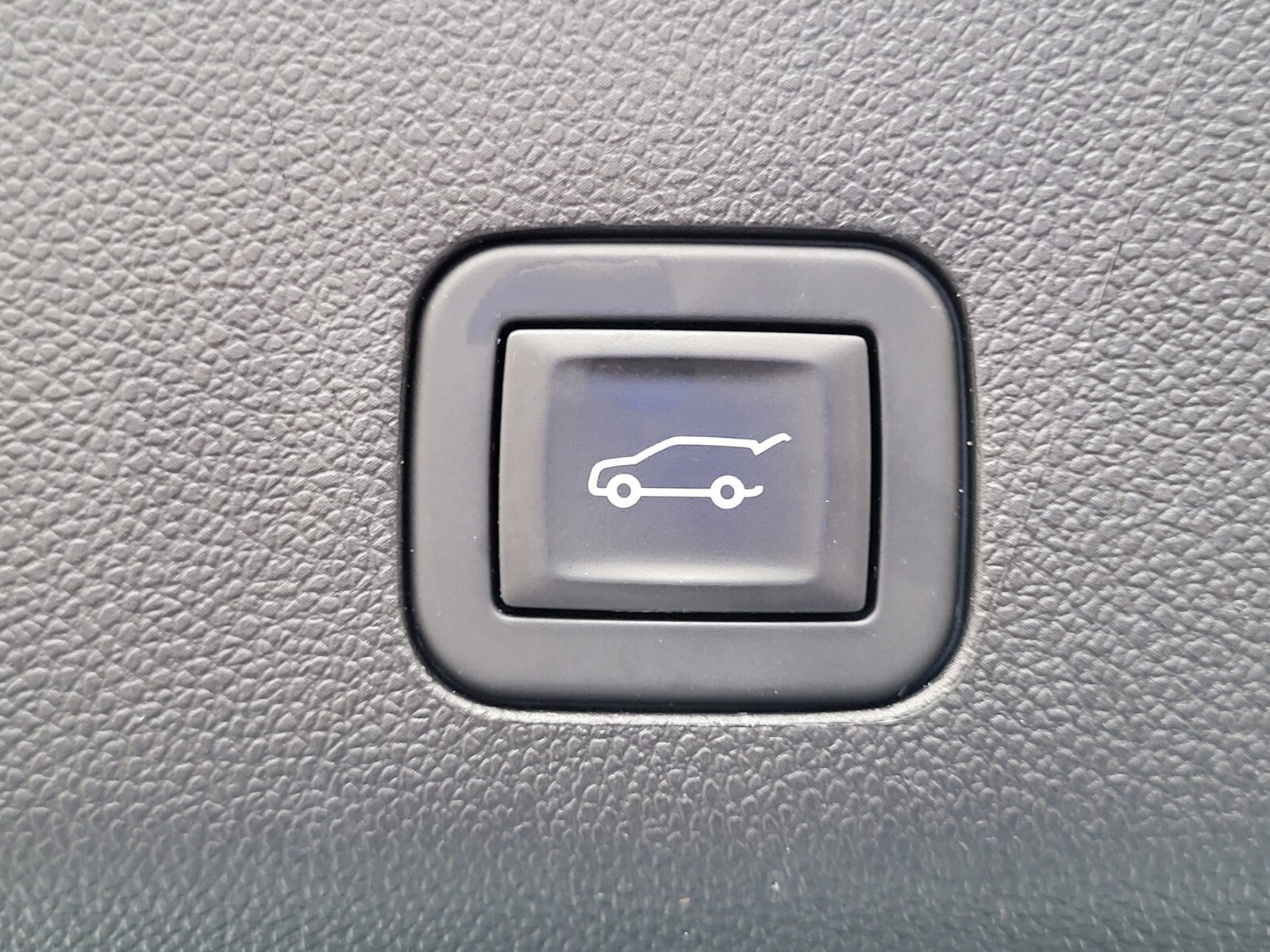 Used 2025 Chevrolet Tahoe LT image 32