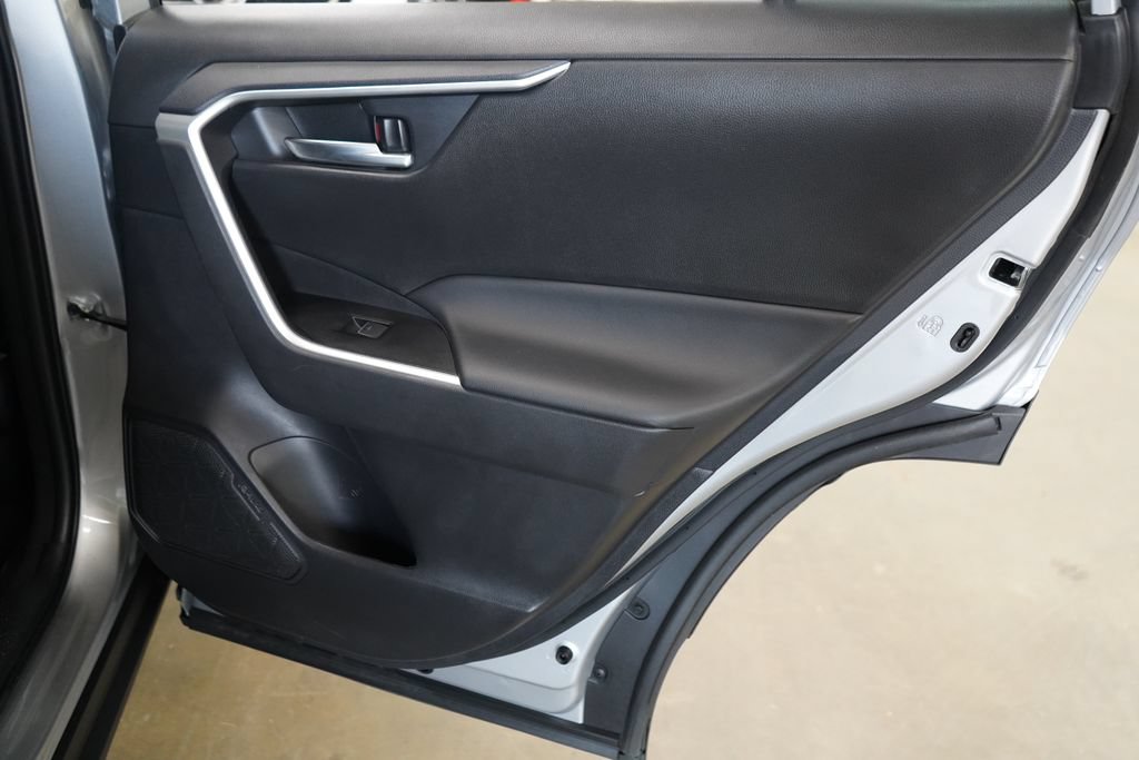 Used 2025 Toyota RAV4 XLE AWD/4WD image 22