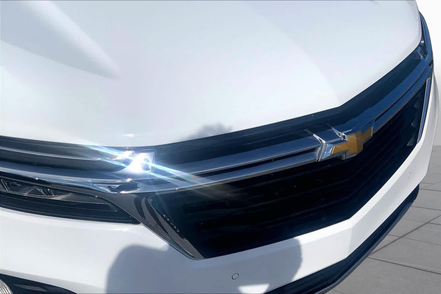 Used 2024 Chevrolet Equinox LT FWD image 30