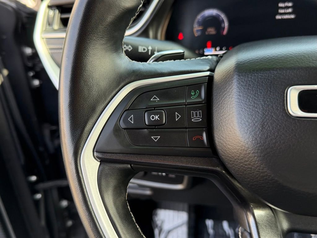 Used 2021 Jeep Grand Cherokee L Laredo w/ Luxury Tech Group I image 21