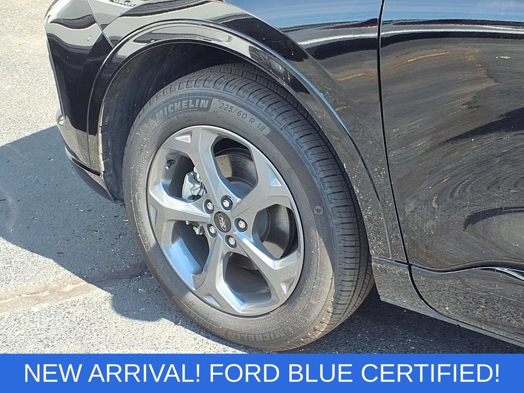 Certified 2024 Ford Escape ST-Line w/ Tech Pack #1 AWD/4WD image 9