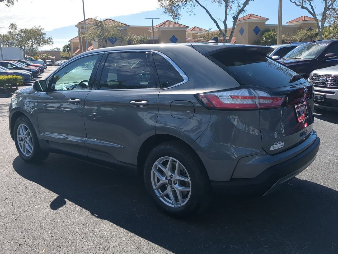 Certified 2024 Ford Edge SEL AWD/4WD image 3