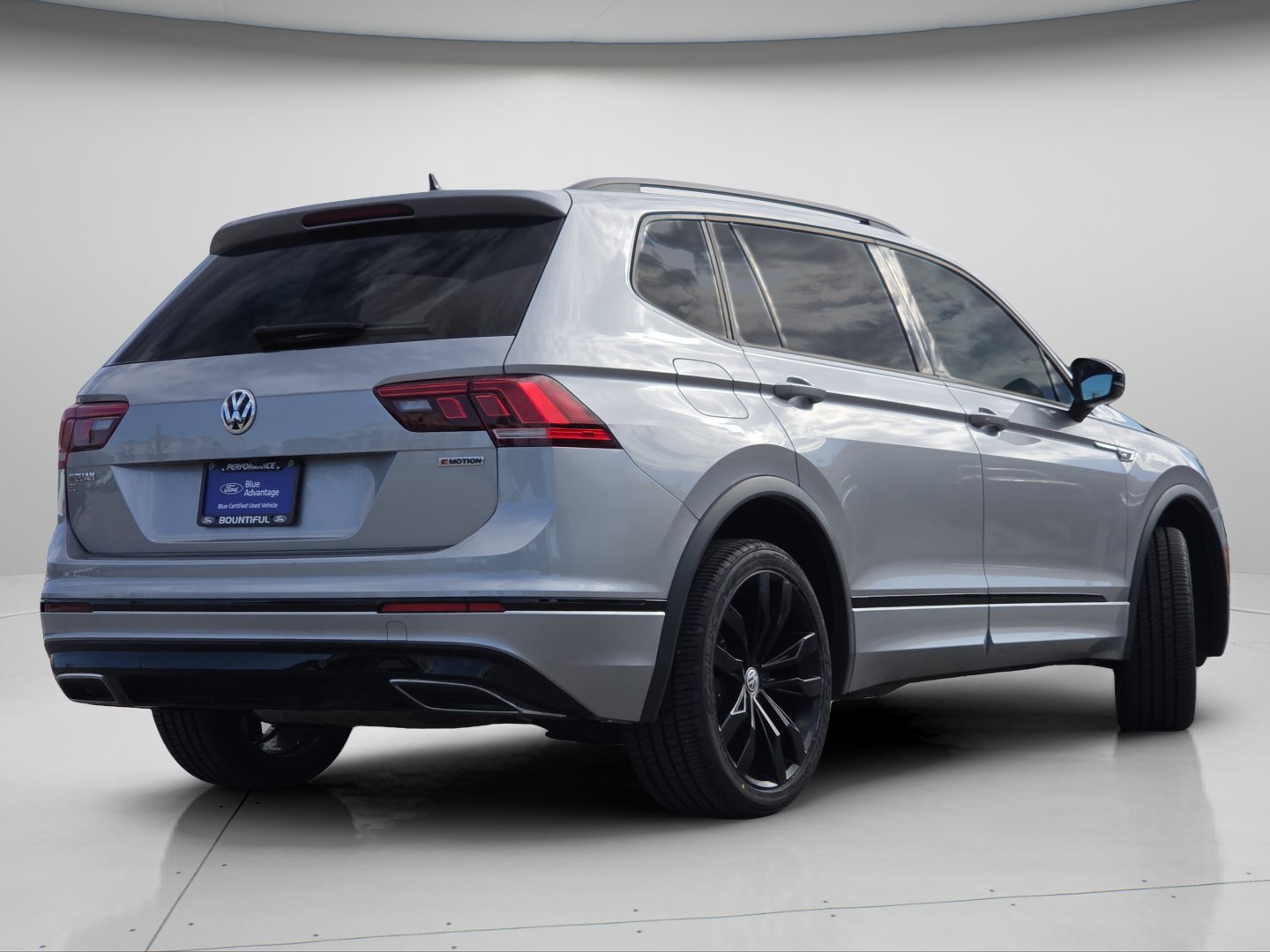Used 2021 Volkswagen Tiguan SE AWD/4WD image 24