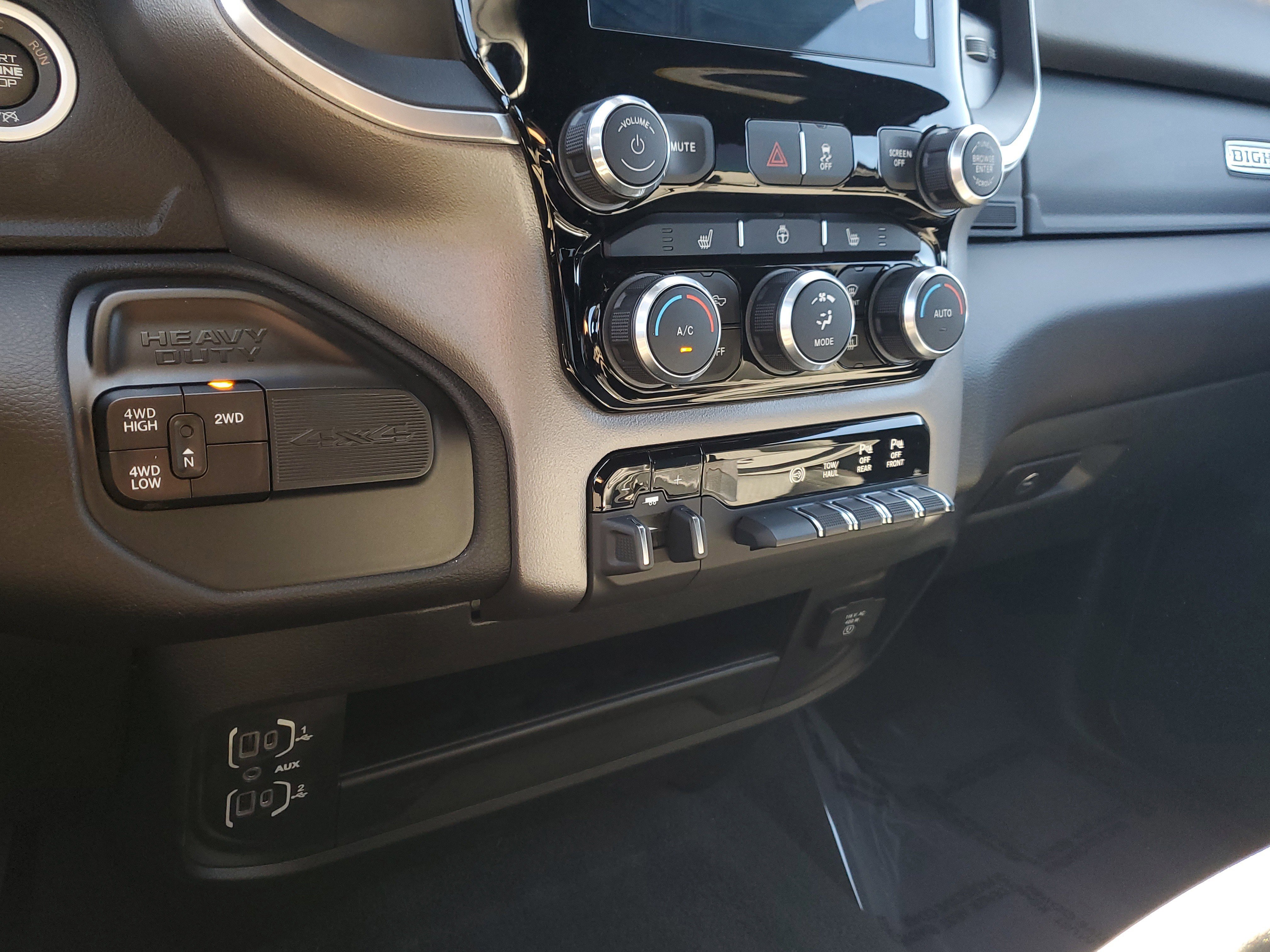 Used 2024 RAM 2500 Big Horn w/ Night Edition image 28