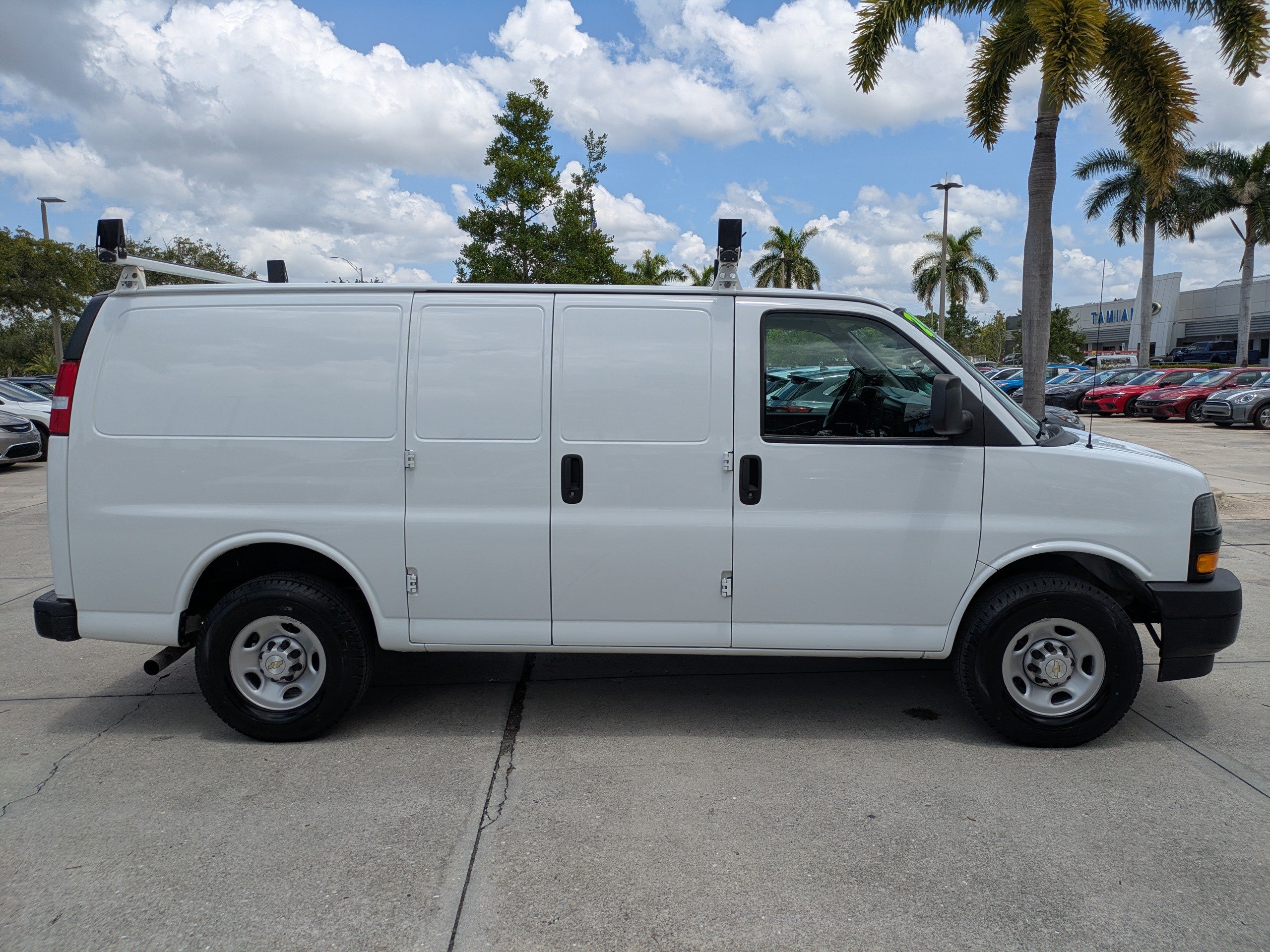 Used 2024 Chevrolet Express 2500 w/ Driver Convenience Package RWD image 3