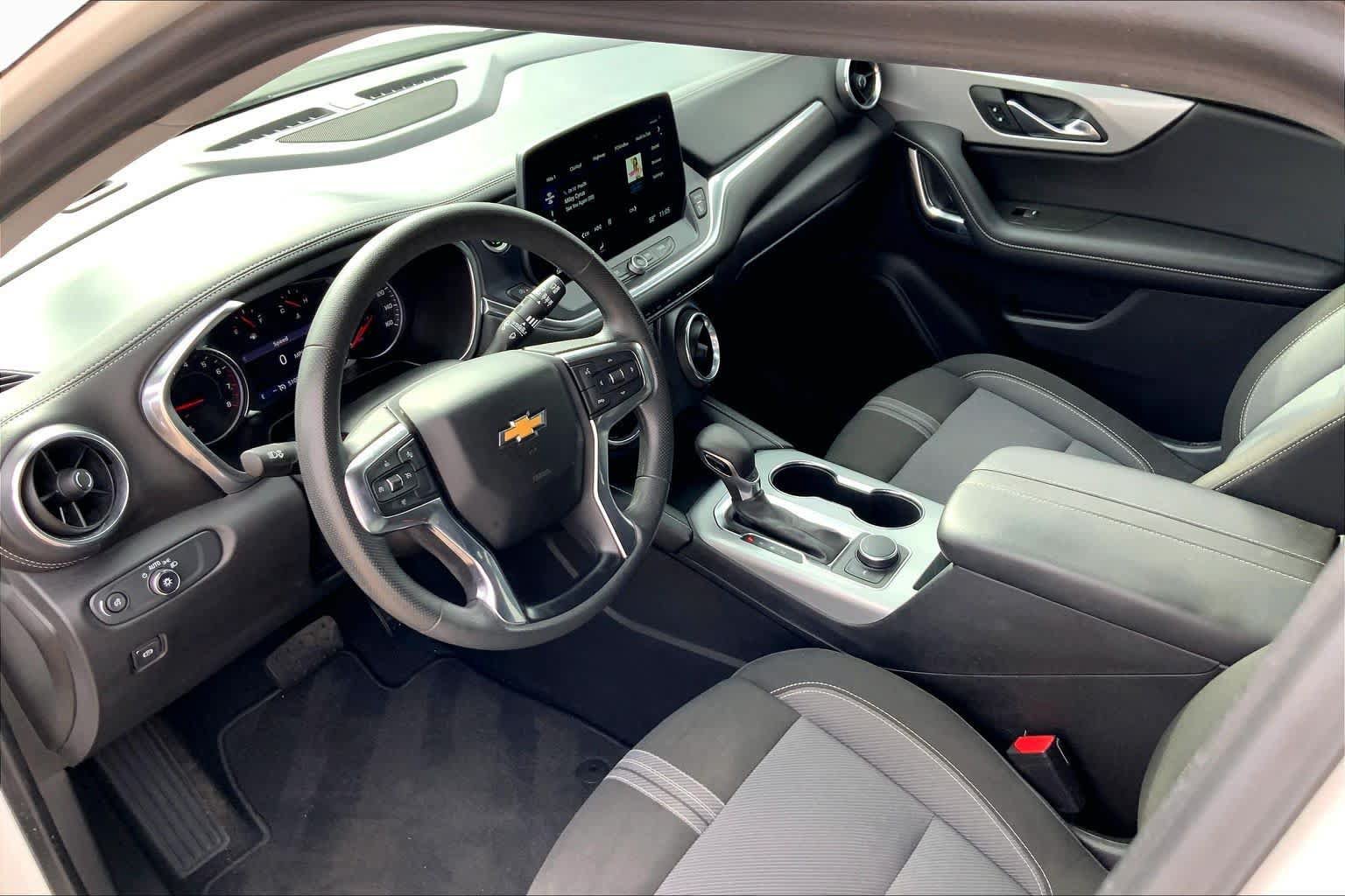 Used 2023 Chevrolet Blazer LT w/ Midnight/Sport Edition FWD image 18