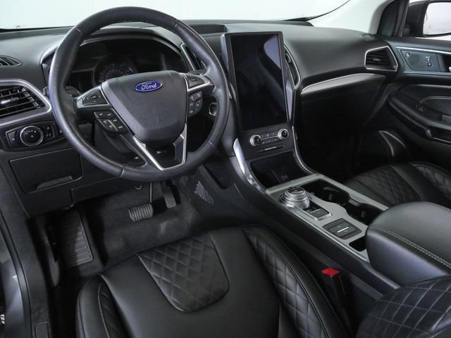 Certified 2024 Ford Edge Titanium AWD/4WD image 2