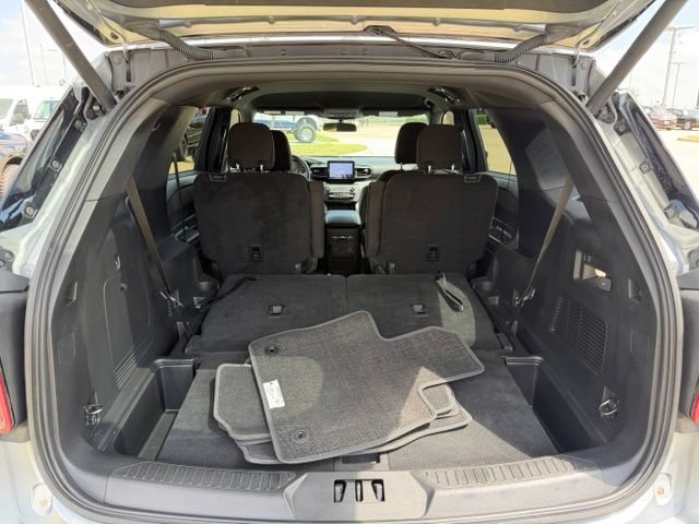 Certified 2020 Ford Explorer XLT RWD image 8