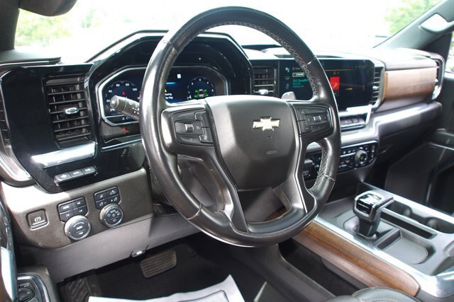 Used 2023 Chevrolet Silverado 1500 High Country w/ High Country Premium Package AWD/4WD image 16