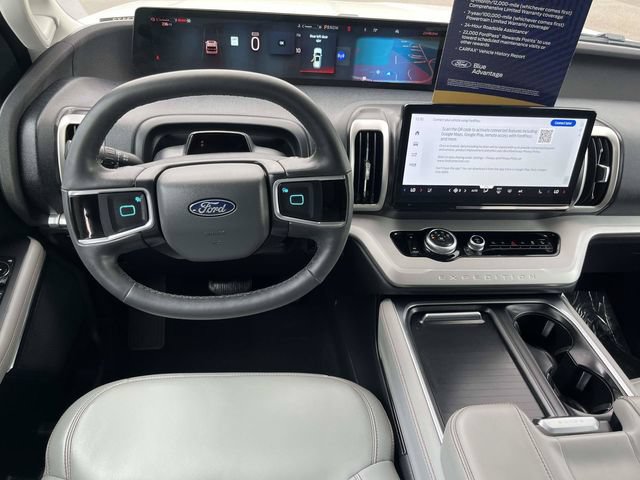 Certified 2025 Ford Expedition Active AWD/4WD image 9